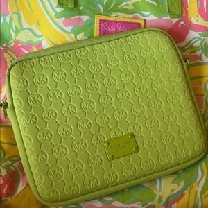 MICHAEL KORS Neoprene IPad Case Lime Green